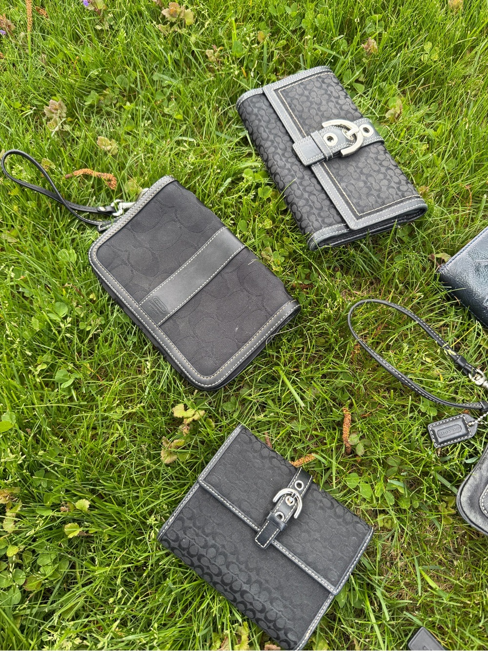 🖤✨COACH Y2K Bundle of 6! Leather Wristlet, Wallet & Demi Bag Collection🖤✨ - Picture 3 of 15